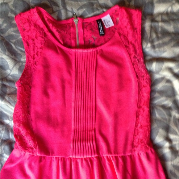 🚫SOLD🚫Flirty red lace back dress - Picture 3 of 3