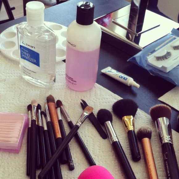 Authentic MAC Brush Cleaner 🎀