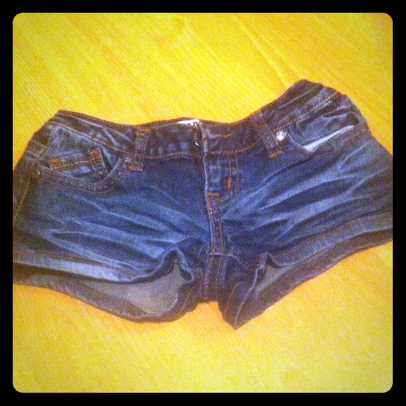 Shorts - Picture 1 of 2