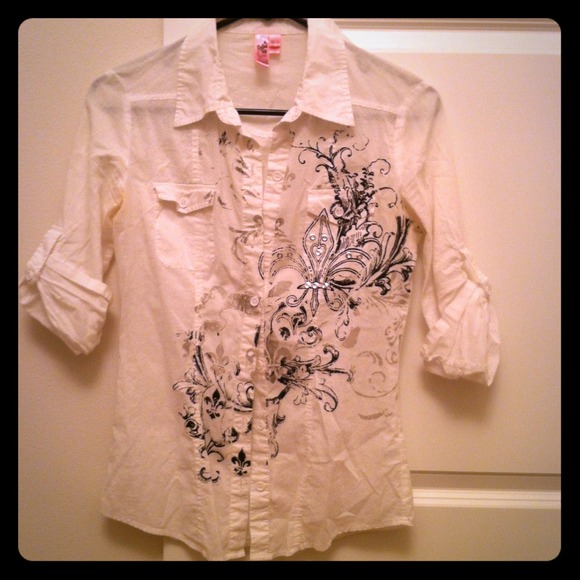Button Up Top - Picture 1 of 2