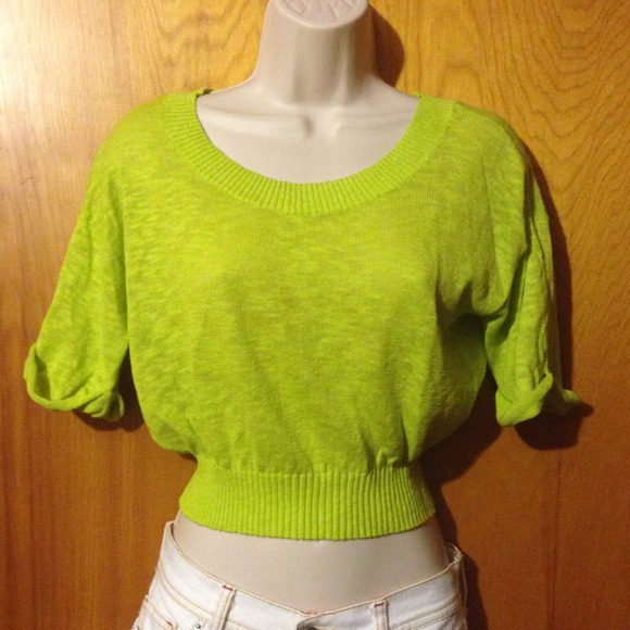 ⏳Green Crop Top - Picture 2 of 2