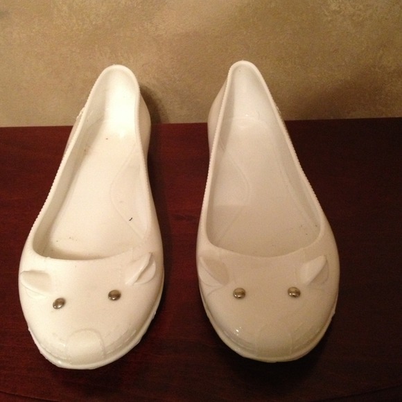 ❌SOLD!!!❌White rubber mouse flats