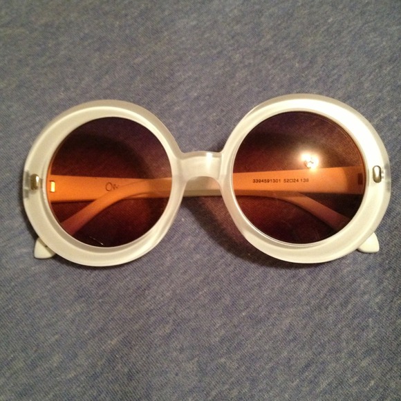 White round sunglasses only worn once