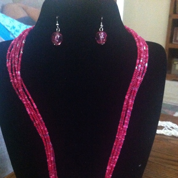 Pink Neckless w/ matching bead earrings - Picture 2 of 2
