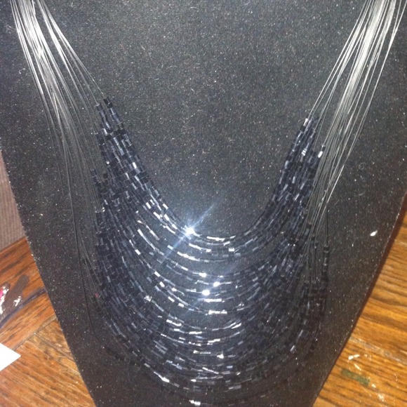 Neckless and earring set - Picture 1 of 2