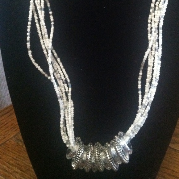 Earring and neckless set - Picture 1 of 2