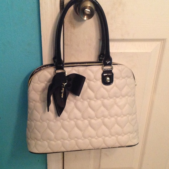 ⛔RESERVED for cydsmit13⛔ Betsey johnson handbag