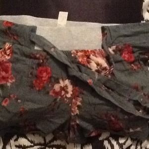 Hugh Waisted Floral Shorts
