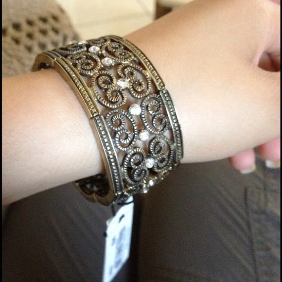 Cookie lee genuine crystal bracelet