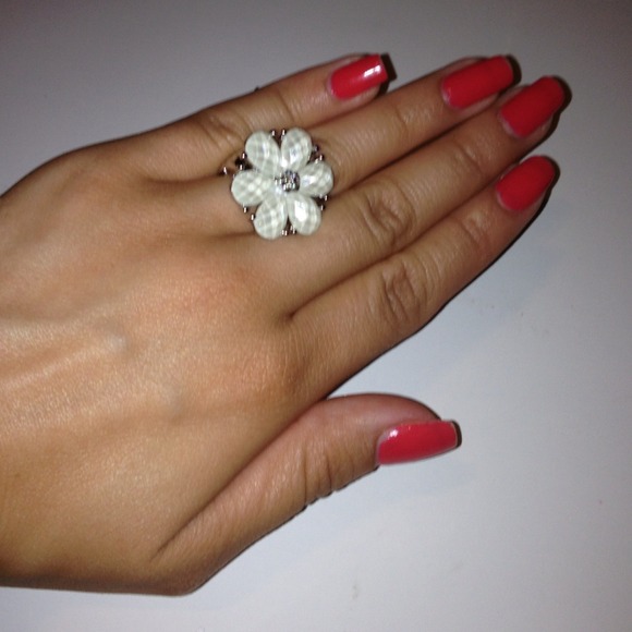 Cookie lee genuine crystal stretch ring