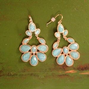 Bundle for Kathleen!! 🎉💥2 pair of earrings & Top