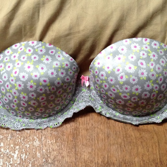 Sold in bundle! VS strapless bra