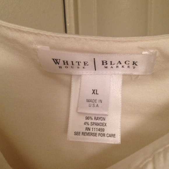 SOLD in bundle Cream bubble top from WHBM - Picture 3 of 4