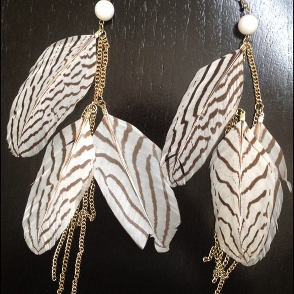 Bebe white feather earrings