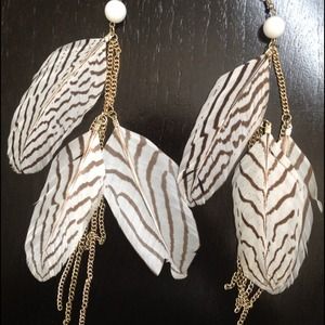 Bebe white feather earrings