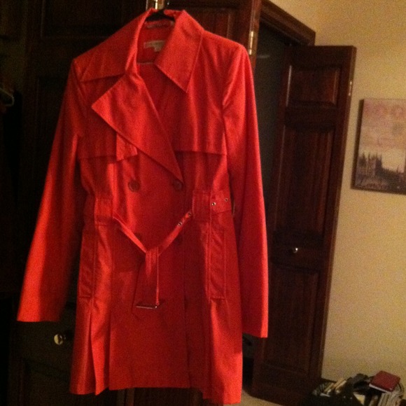 Pleated back Via Spiga trench coat