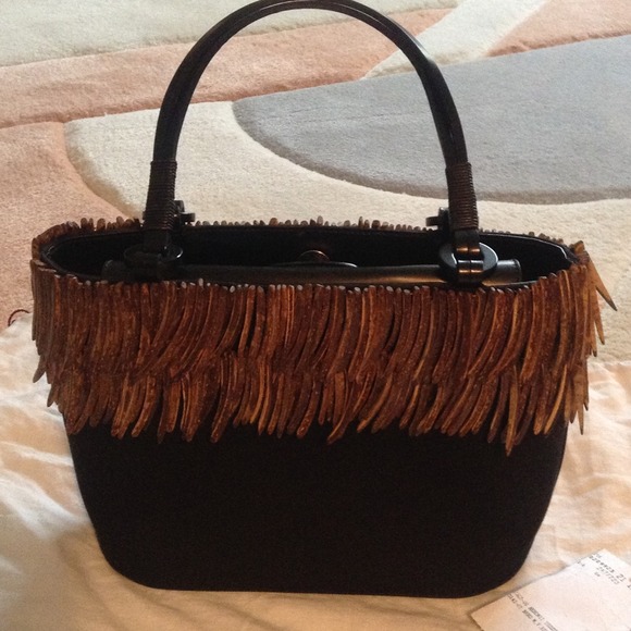 FERRAGAMO HANDBAG.   COLLECTIBLE! - Picture 2 of 4