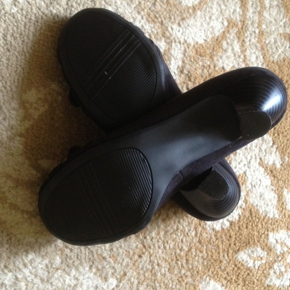 Like New Mini Pumps - Picture 4 of 4