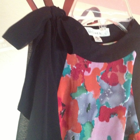 *******SOLD*********Summer top, never worn