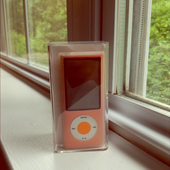 iPod Nano in Orange W/ Clear Gel Case && Charger!!