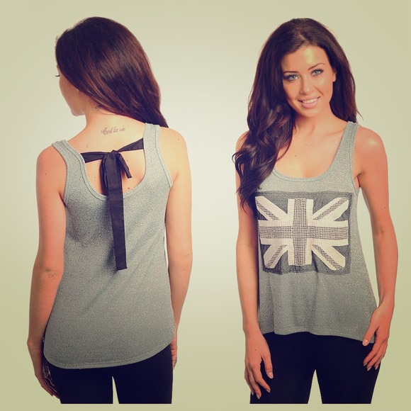 ⛔Out of Stock⛔Ribbon Back Graphic Tank 💕💕