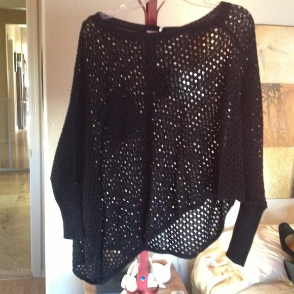 SOLD........Lightweight sweater