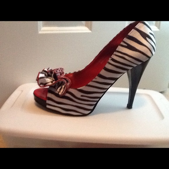 4 inch heels size 71/2 brand new