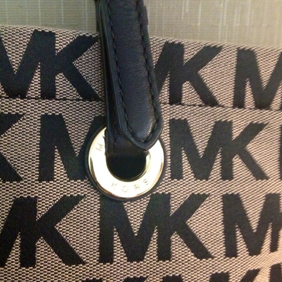 ❤️SOLD TO TONIA. J ❤️ - Picture 2 of 3