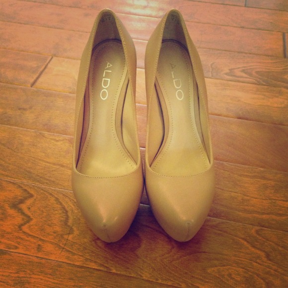 ALDO pumps, size 5, nude color.