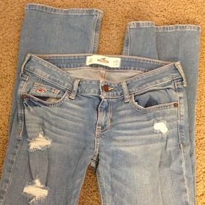 Hollister size 3 short jean with rips