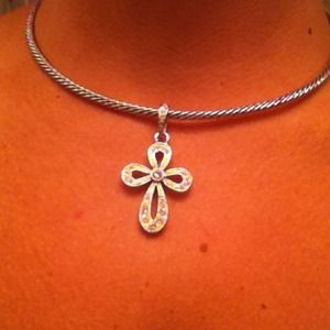 Cross pendent for necklace