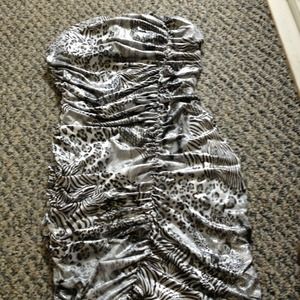 Nikibiki strapless dress