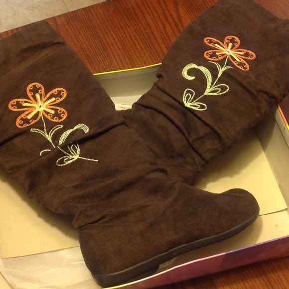 Brown winter boots!