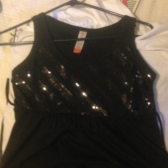 No Boundaries Small sequin LBD - Picture 2 of 4