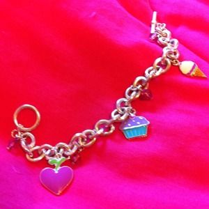 Cute Little bracelet:)