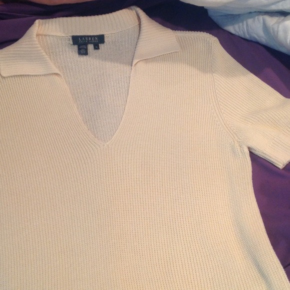 .. Short sleeve sweater...
