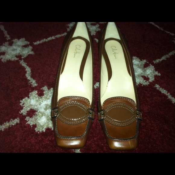 Authentic cole Haan penny loafers low heels