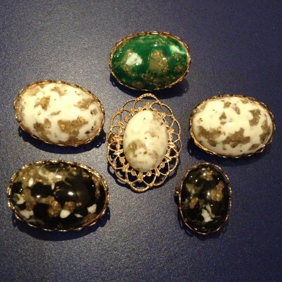 Vintage pins gifted in bundle with its family!