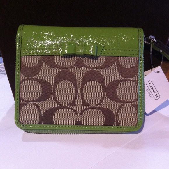 Coach signature bow wallet