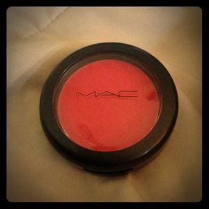 Mac blush in frankly scarlet
