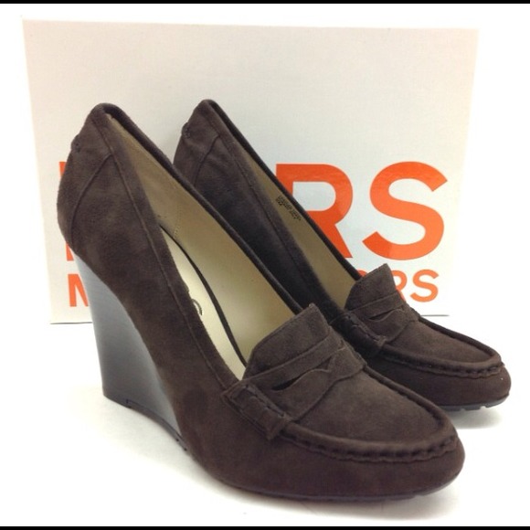 KORS Michael Kors Ingel Wedge Pump in Brown 6 M