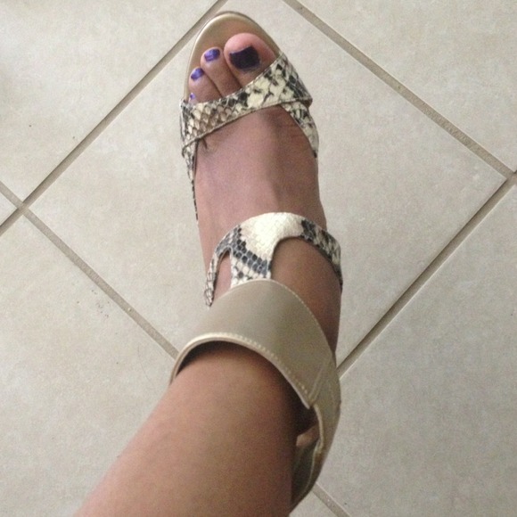 4 inch gold and leopard print heel