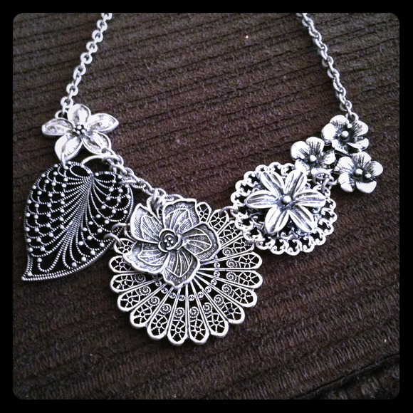 Fashion necklace
