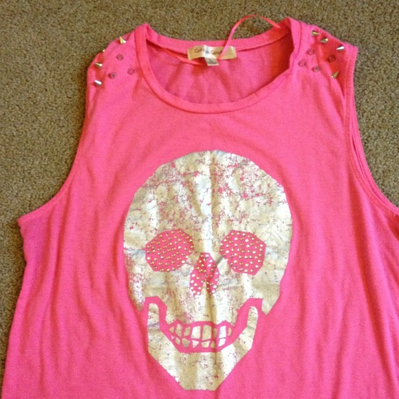 GIFTED WITH BUNDLE .Skulls and Spikes Top💕 - Picture 2 of 3