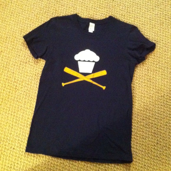 Johnny Cupcakes baseball inspired T-Shirt - Size L