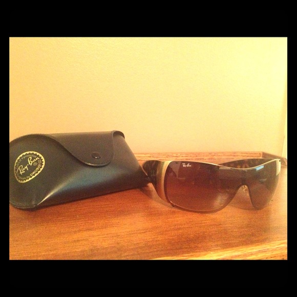 Authentic Ray-Ban Aviator Sunglasses.