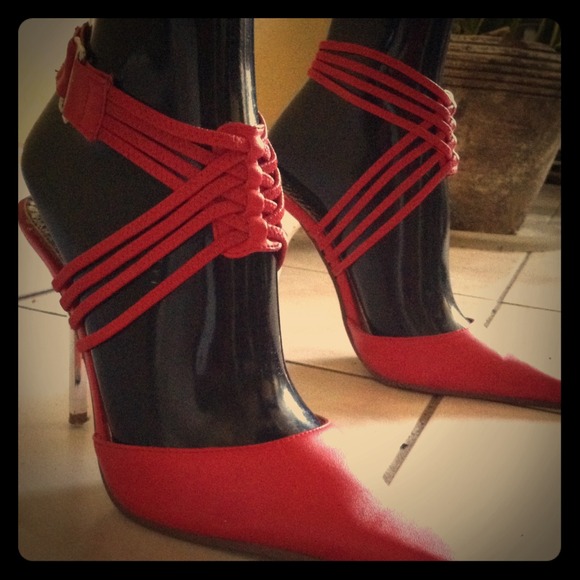Pointy Toe Red Pumps - Picture 1 of 1