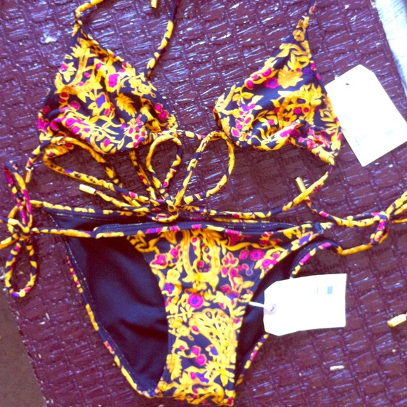 ****TRADED****OBEY Bikini