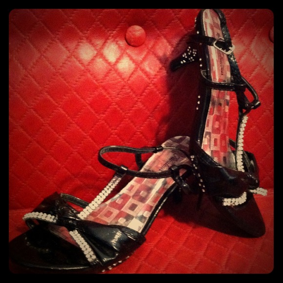 Sandals - Picture 1 of 1