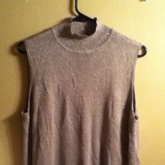 🚫Sold (eBay)🚫* Silver Sleeveless Top